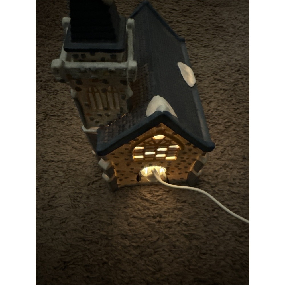 Vtg  Dickensville Porcelain Lighted Cobblestone Church w/ Steeple Rex & Lee 1990 - Picture 4 of 11